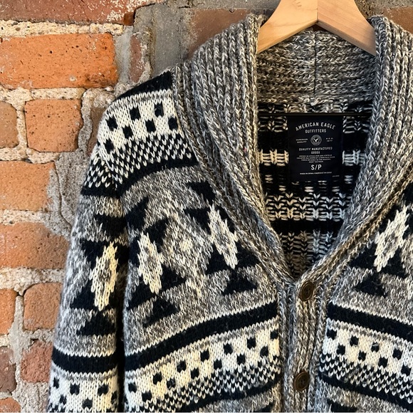 American Eagle | Cardigan Sweater Small - Picture 5 of 7